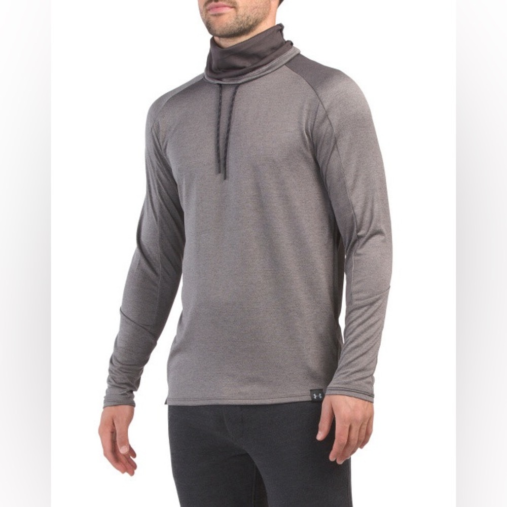Under Armour • Mens Lighter Longer Funnel Neck Shirt • Size M